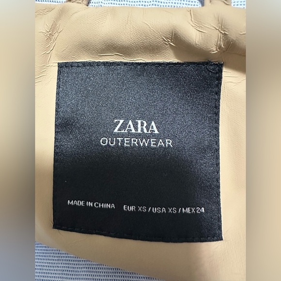 Zara Raincoat size XS - Picture 8 of 8